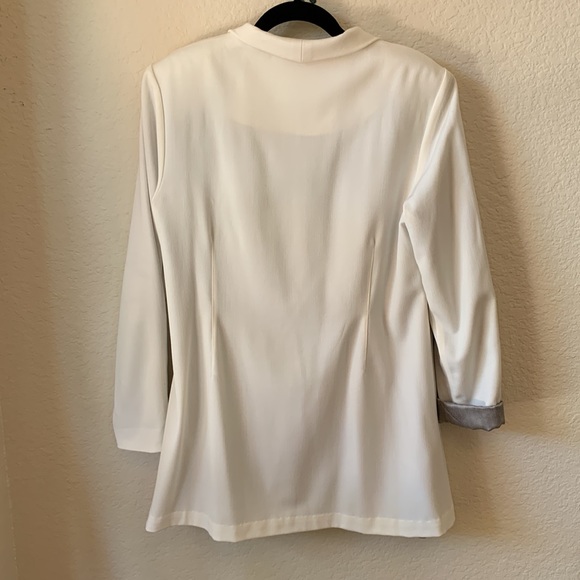 Long Cream-Colored Blazer with Slash Pockets "Armani Look"  Size L  Worn Once - Picture 2 of 10